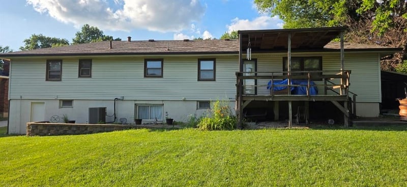 7515 High Dr, Pleasant Valley, MO 64068