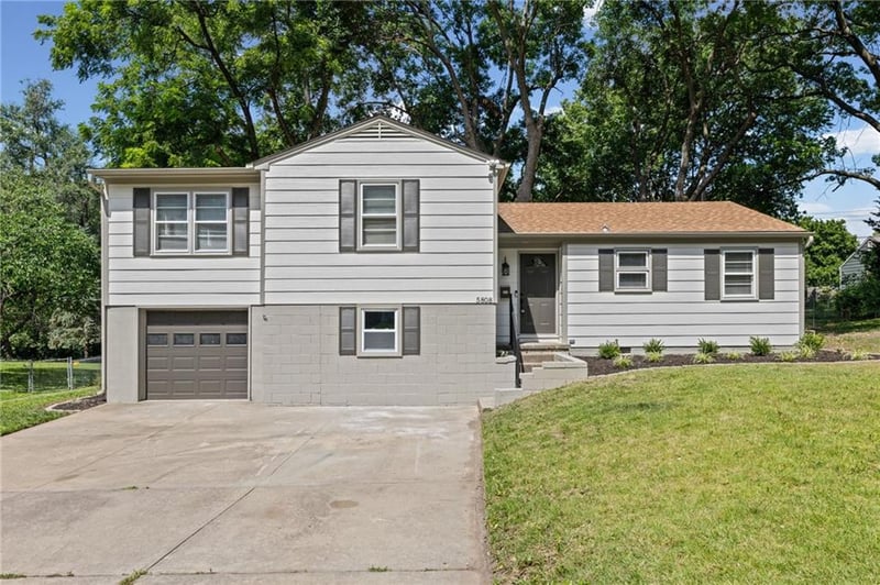 5808 Mackey St, Merriam, KS 66202