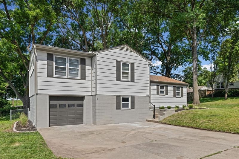 5808 Mackey St, Merriam, KS 66202