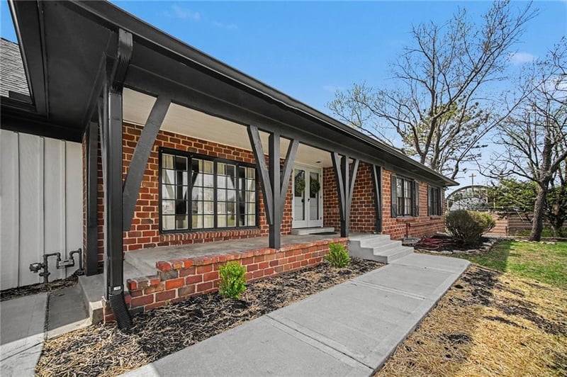107 E Santa Fe Trl, Kansas City, MO 64145