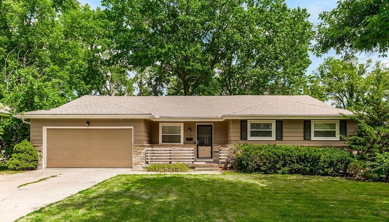 9733 Walnut St, Kansas City, MO 64114