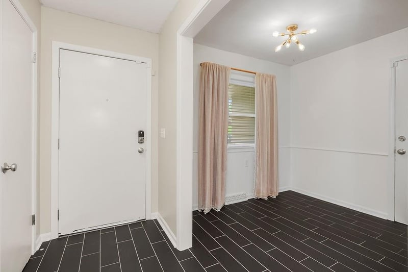 9733 Walnut St, Kansas City, MO 64114