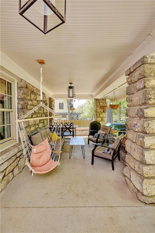 3717 Tracy Ave, Kansas City, MO 64109