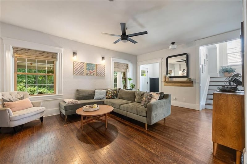 3717 Tracy Ave, Kansas City, MO 64109
