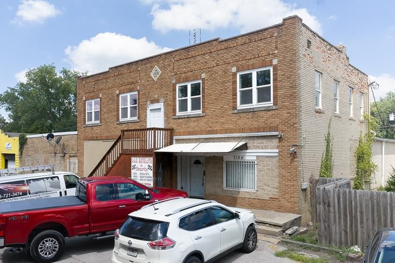 7164 Kaw Dr, Kansas City, KS 66111