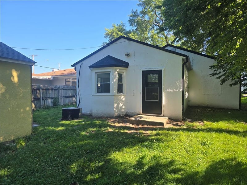 1719 3rd St, Sedalia, MO 65301