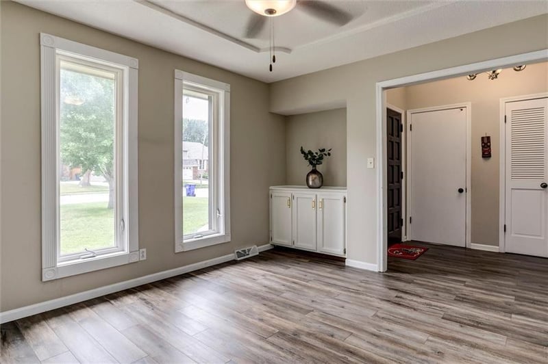 12315 100th Pl, Lenexa, KS 66215