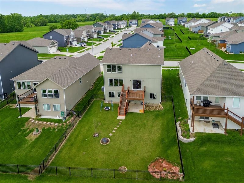 3813 Maryville Pl, Lee's Summit, MO 64082