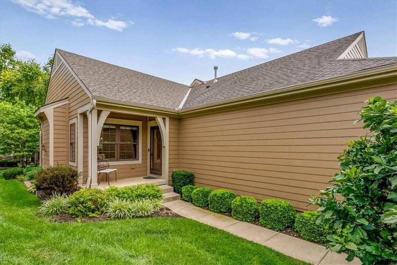 7815 158th Ter, Overland Park, KS 66223