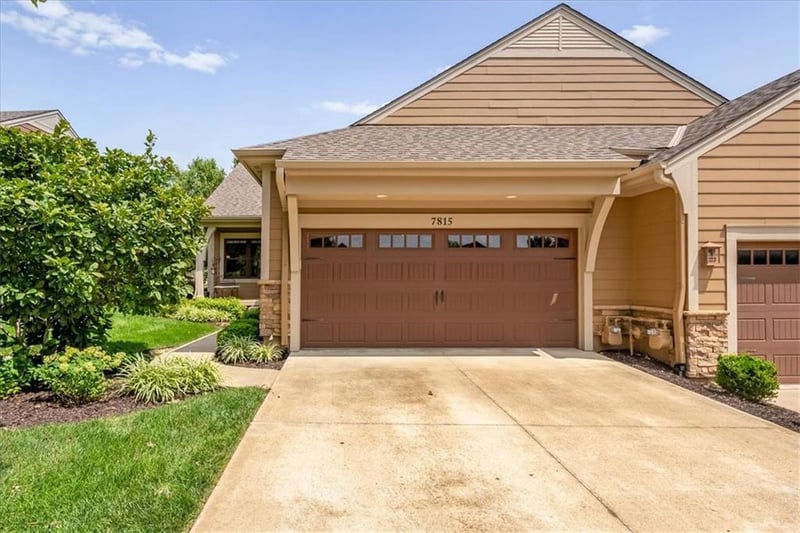 7815 158th Ter, Overland Park, KS 66223