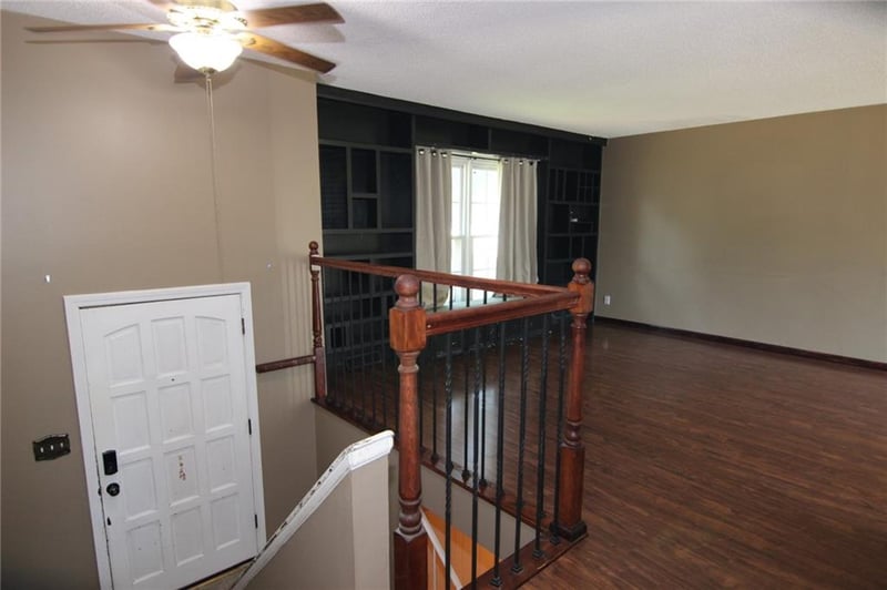 11204 51st Ter, Shawnee, KS 66203