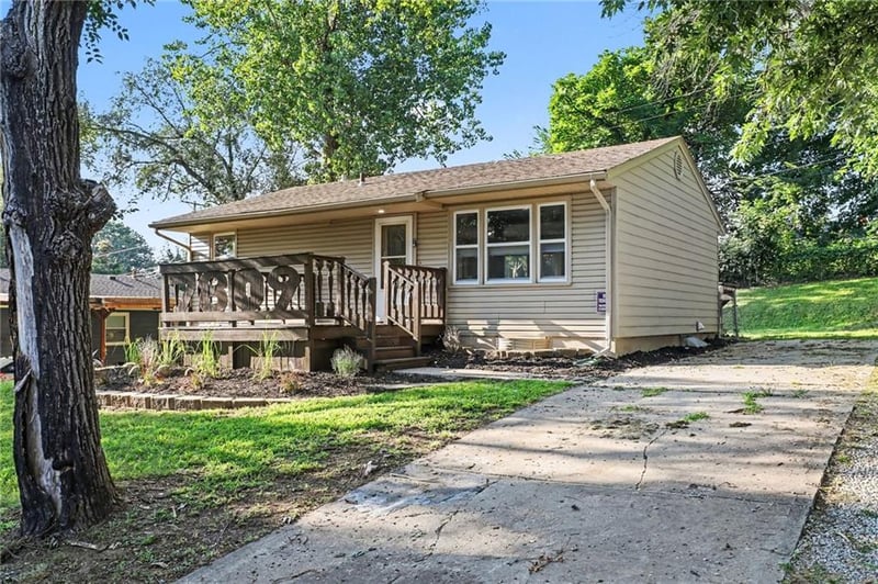 7809 48th Ter, Kansas City, MO 64129