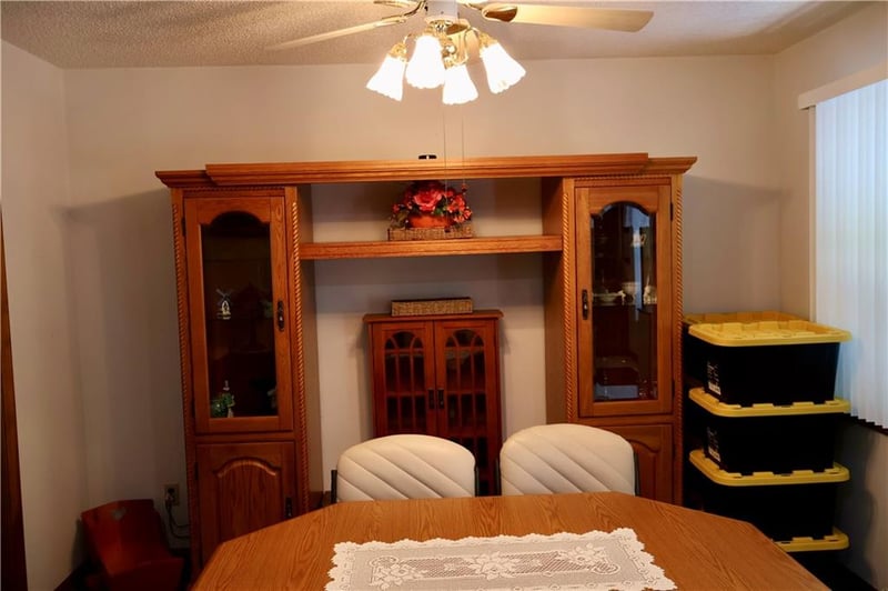 1462 Grandview Dr, Warrensburg, MO 64093