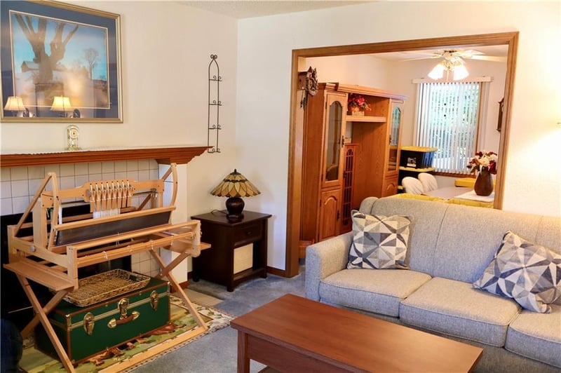 1462 Grandview Dr, Warrensburg, MO 64093