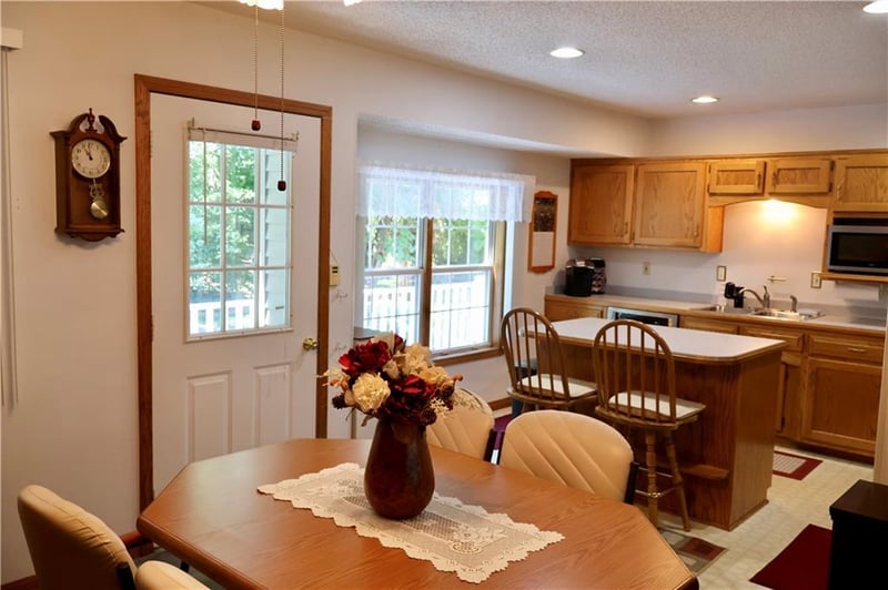 1462 Grandview Dr, Warrensburg, MO 64093