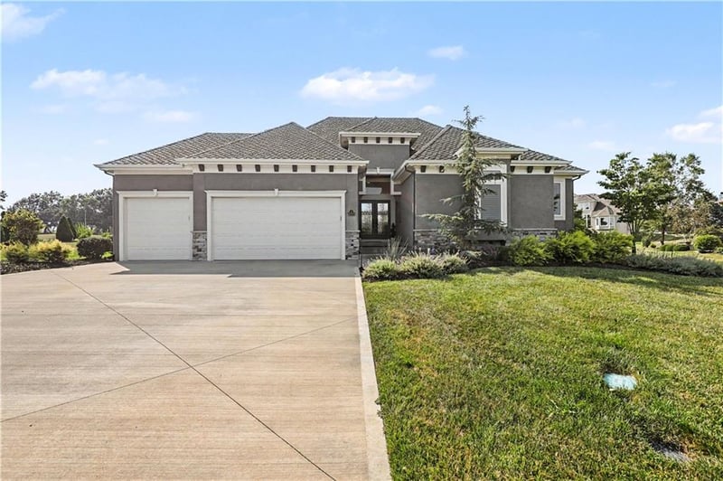 10008 Revere Ct, Kansas City, MO 64154