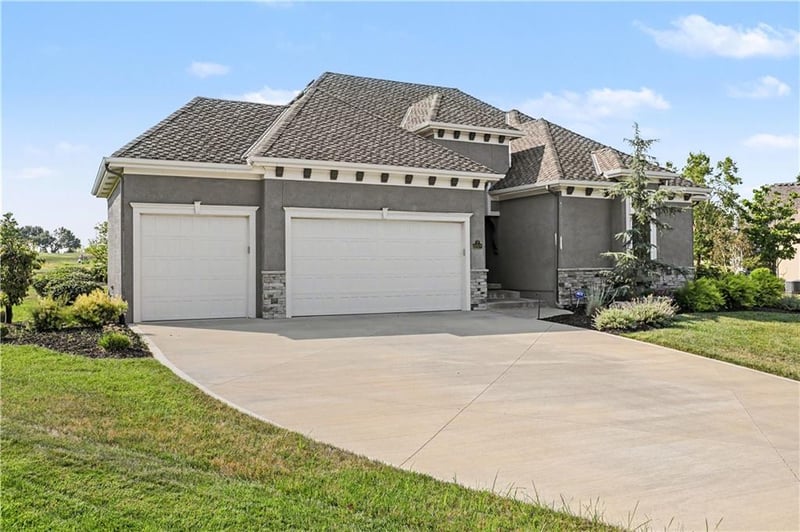 10008 Revere Ct, Kansas City, MO 64154