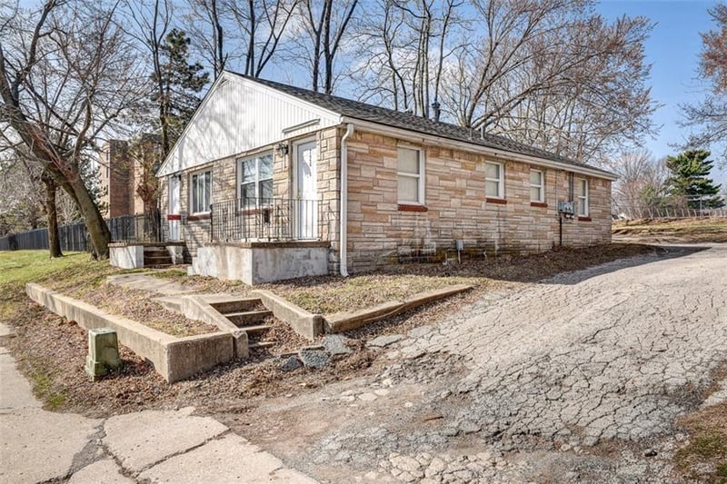 724 Noland Rd, Independence, MO 64050