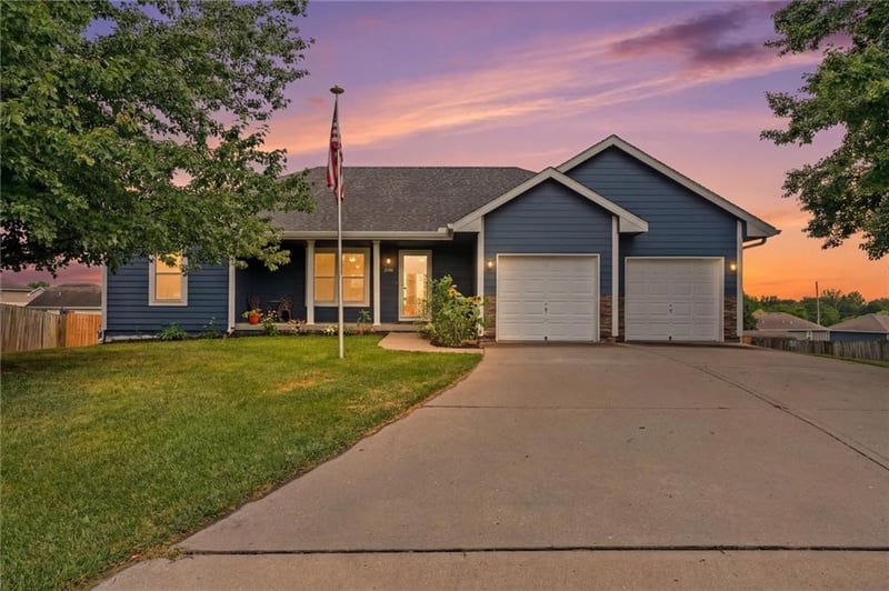 2227 Ivory Cir, Excelsior Springs, MO 64024