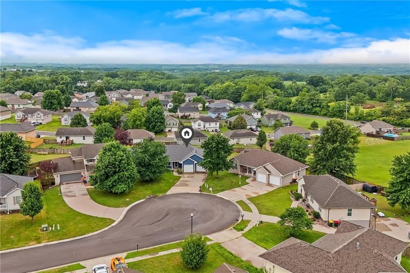 2227 Ivory Cir, Excelsior Springs, MO 64024
