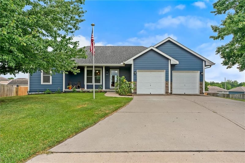 2227 Ivory Cir, Excelsior Springs, MO 64024
