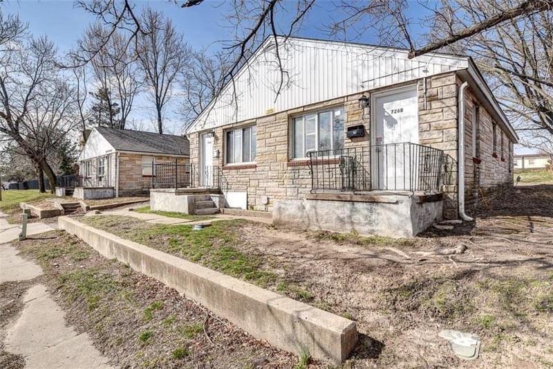 726 N Noland Rd, Independence, MO 64050