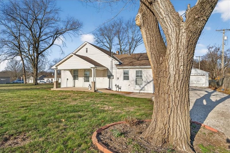 1490 Independence Ave, Lee's Summit, MO 64086