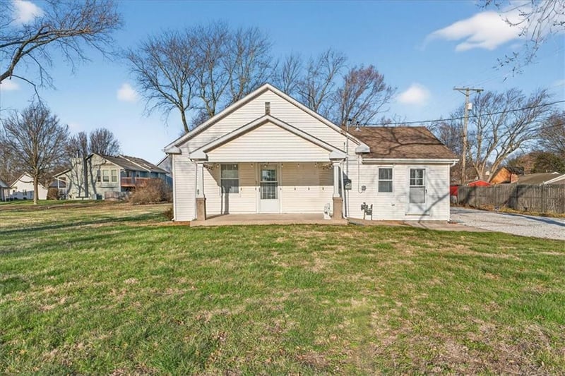 1490 Independence Ave, Lee's Summit, MO 64086