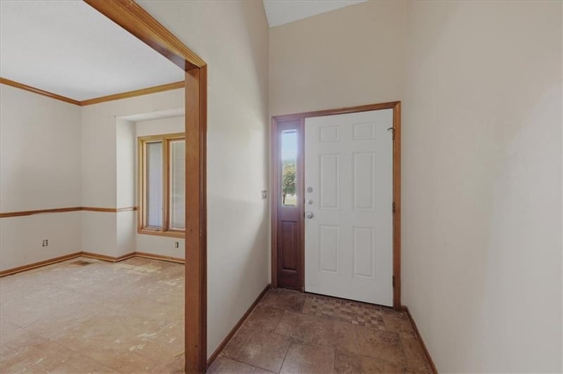 2227 Park Avenue Cir, Blue Springs, MO 64014