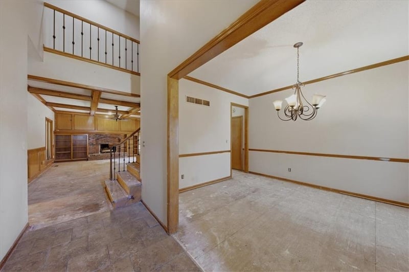 2227 Park Avenue Cir, Blue Springs, MO 64014