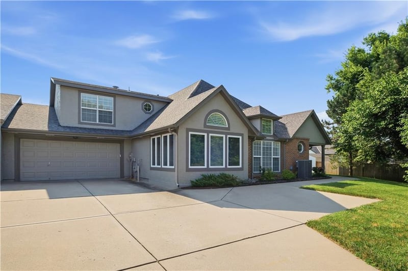 15282 Greenwood St #2503, Olathe, KS 66062