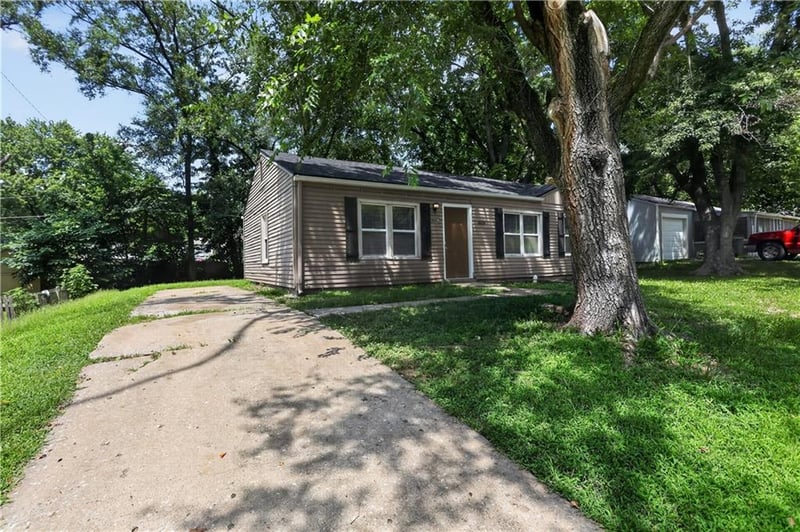 6014 Corona Ave, Kansas City, KS 66102