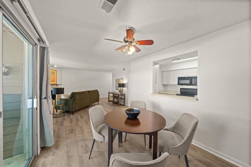 11110 Nieman #101 Rd, Overland Park, KS 66210