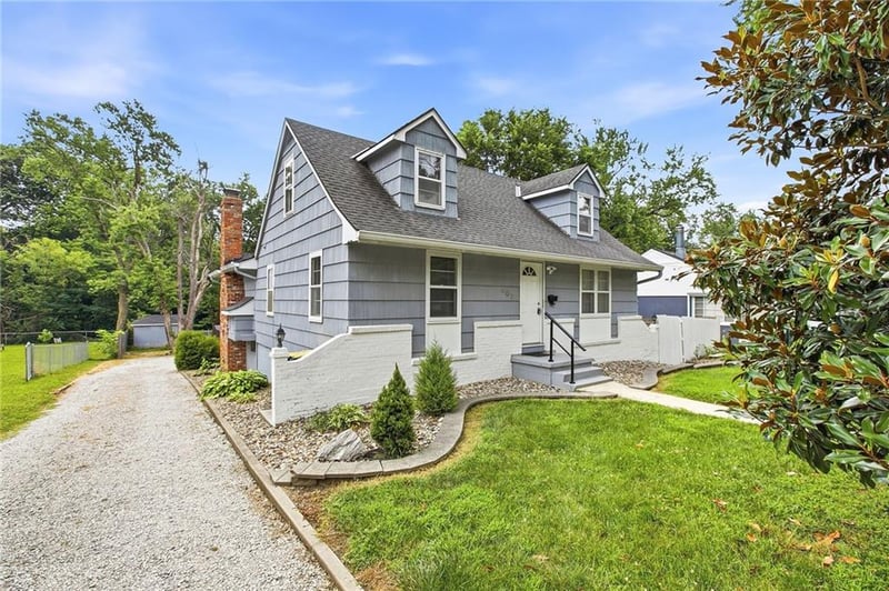 407 Fairview Ave, Liberty, MO 64068