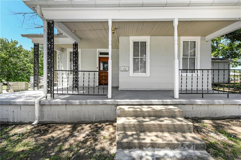1716 5th St, Leavenworth, KS 66048