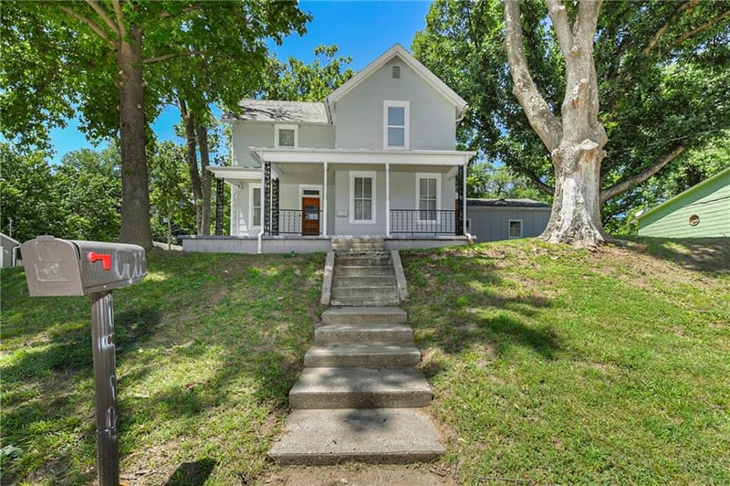 1716 5th St, Leavenworth, KS 66048