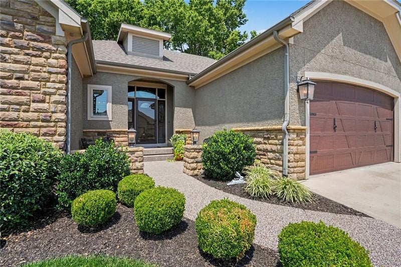 10604 132nd Pl, Overland Park, KS 66213