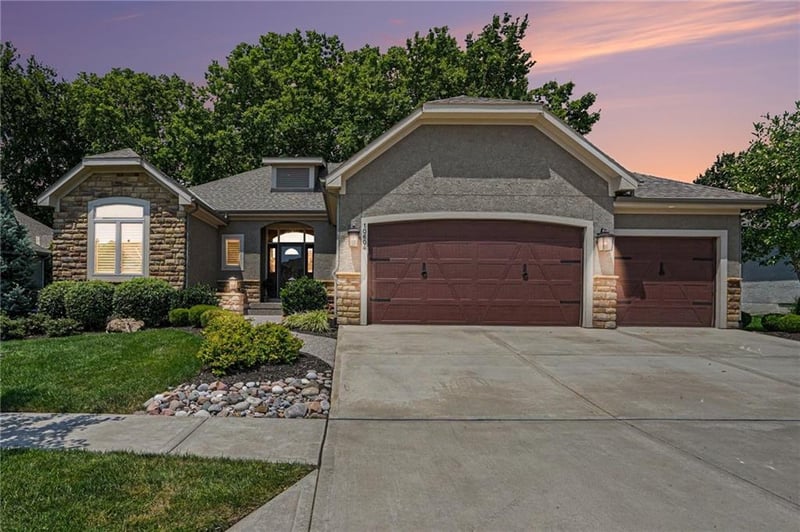 10604 132nd Pl, Overland Park, KS 66213