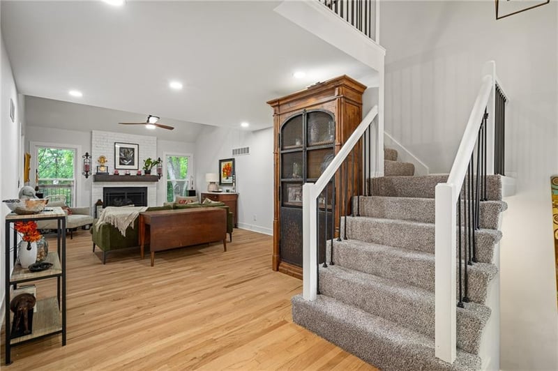 1144 Hunters Rg, Lee's Summit, MO 64086