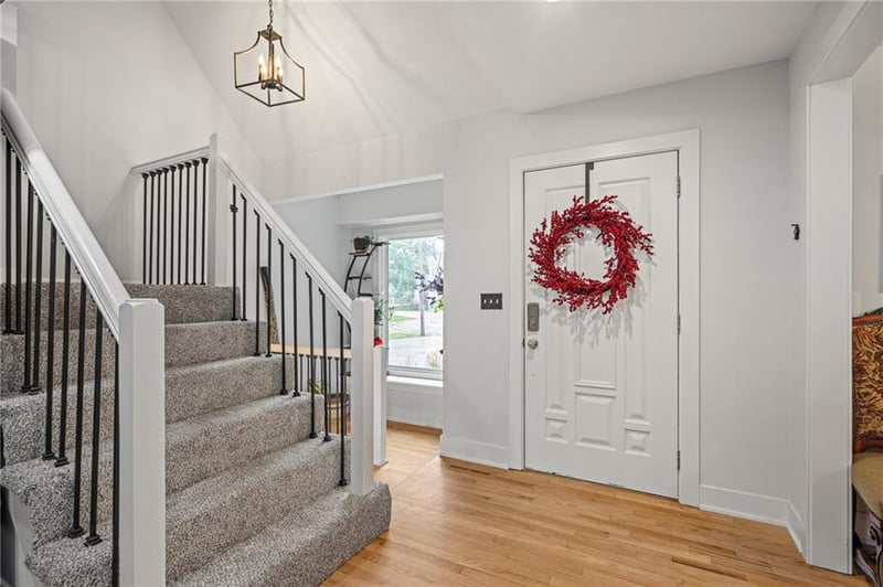 1144 Hunters Rg, Lee's Summit, MO 64086