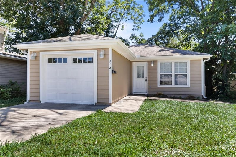 312 Grover St, Warrensburg, MO 64093
