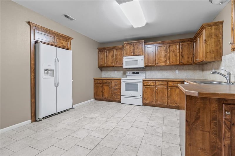 312 Grover St, Warrensburg, MO 64093