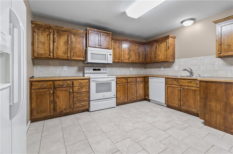 312 Grover St, Warrensburg, MO 64093