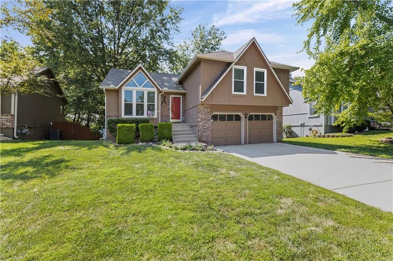 6312 Anderson St, Shawnee, KS 66226
