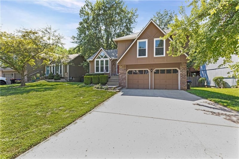 6312 Anderson St, Shawnee, KS 66226