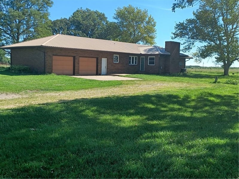 396 Valley Rd, Bronson, KS 66716