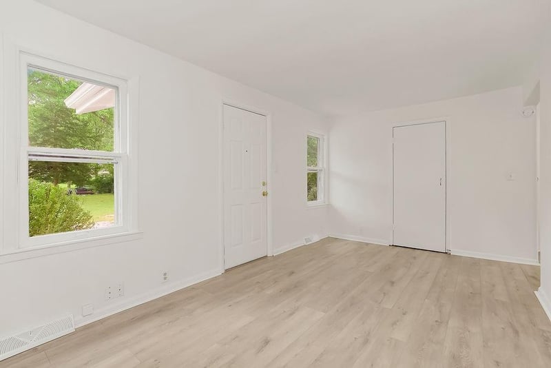 5509 Maple St, Mission, KS 66208