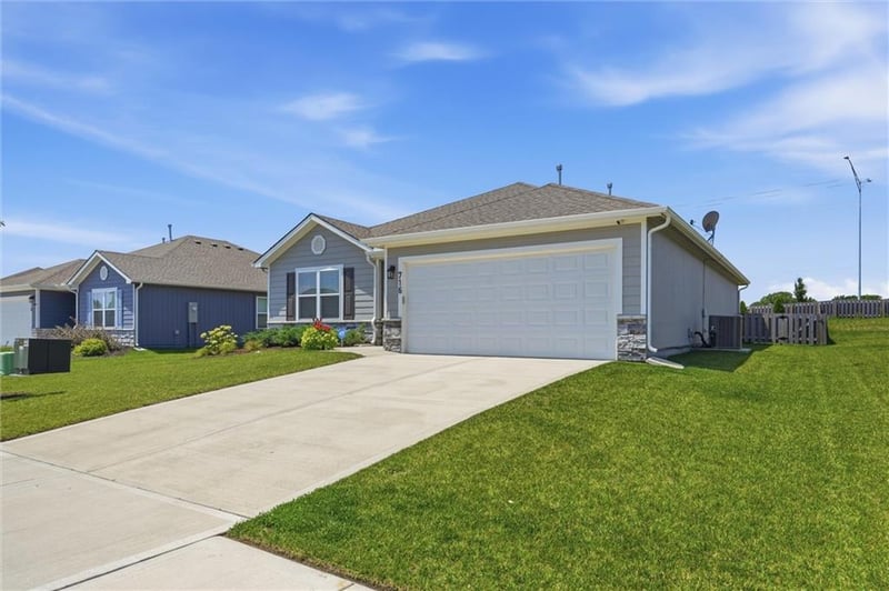 716 Bentley Dr, Belton, MO 64012