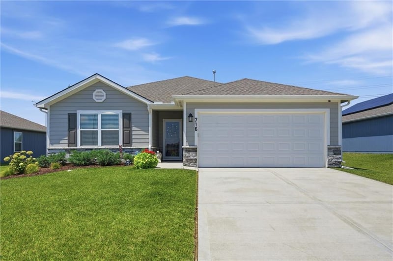 716 Bentley Dr, Belton, MO 64012