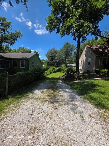 4248 NE Kelsey Rd, Kansas City, MO 64116